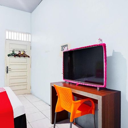 Oyo 93071 Home Stay Kembar Syariah Binjai Exterior photo