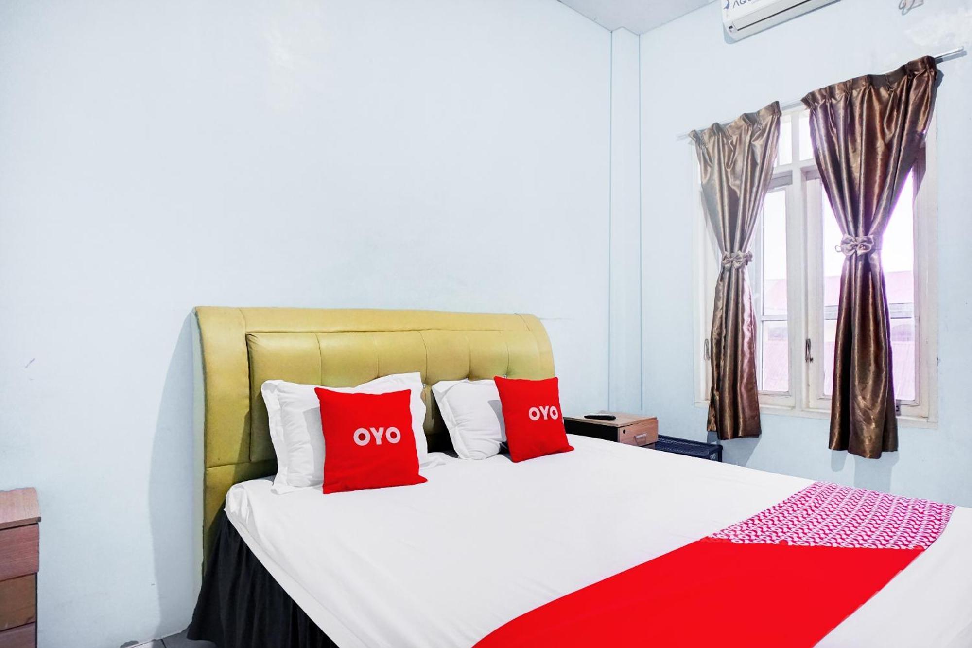 Oyo 93071 Home Stay Kembar Syariah Binjai Exterior photo